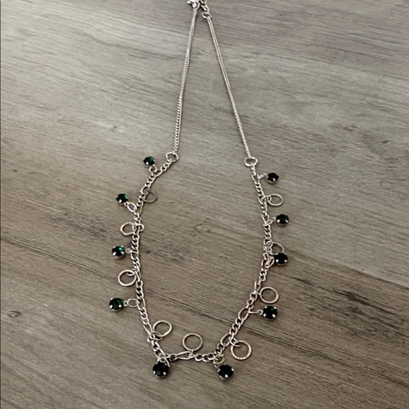 Silver and Green Necklace - Picture 4 of 4